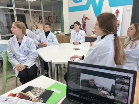 Профориентационная онлайн-встреча учащихся медицинских классов с представителями НИУ «БелГУ».